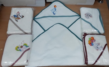 Полотенце детское для купанья велюровое с капюшоном Zeron кремовое 80x80 см