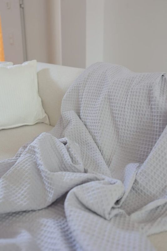Хлопковое покрывало Bedclozzzes &laquo;греческая вафля&raquo; светло-серое 220x240 см
