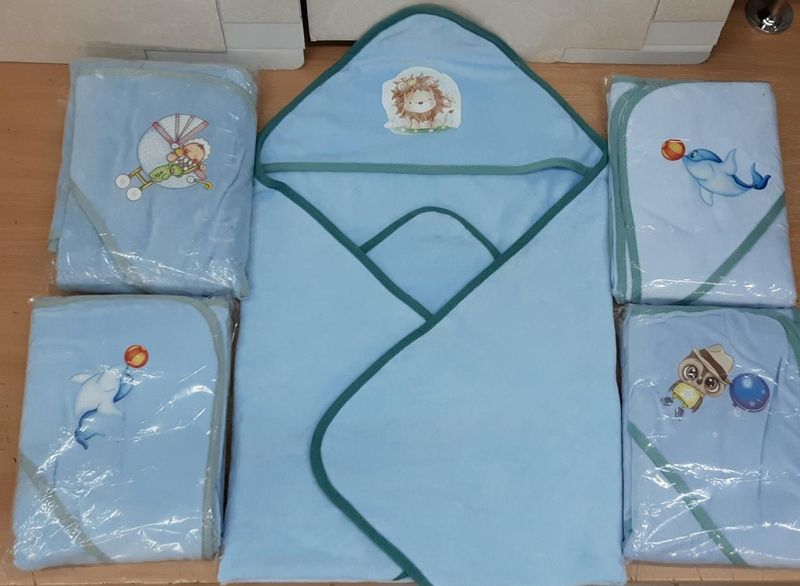 Полотенце детское для купанья велюровое с капюшоном Zeron светло-голубое 80x80 см
