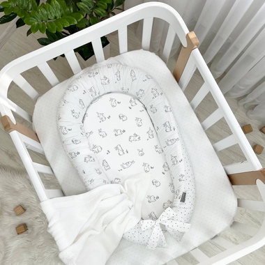 Кокон Маленька Соня Baby Design Зайчики на білому 65x90 см