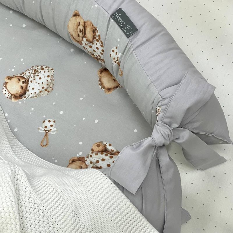Кокон Маленька Соня Baby Design Ведмедик у ковдрі на сірому 77x44 см