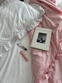 Постільна білизна Bedclozzzes із рюшами білий, пудра №2+24 двоспальний