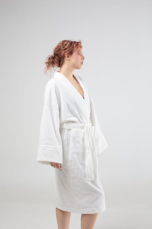Махровый халат Bedclozzzes женский белый S-M