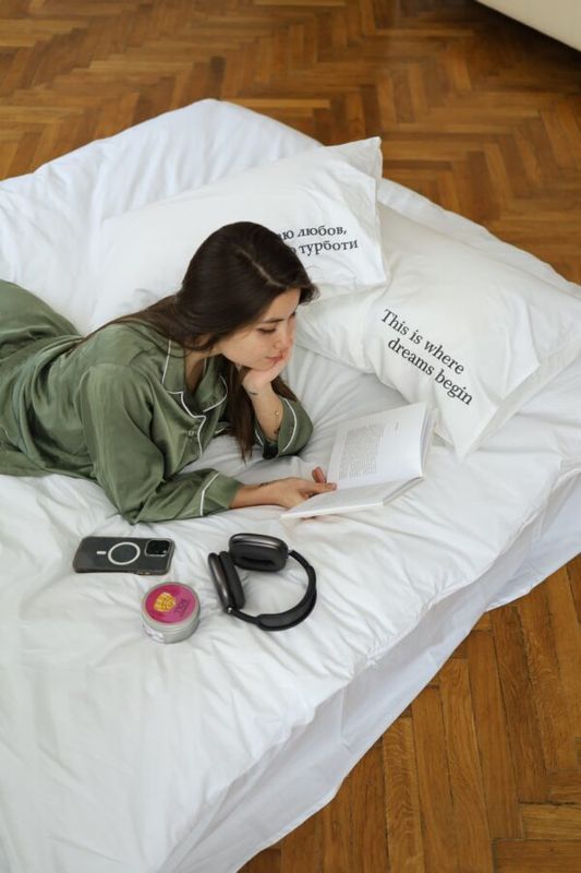 Постельное белье Bedclozzzes ранфорс с вышивкой &laquo;вдыхаю любовь выдыхаю заботы&raquo; белого цвета семейный