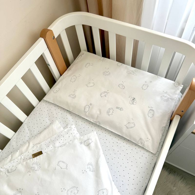 Комплект постельного белья Маленькая Соня Baby Mix New &laquo;Ежики&raquo; серые для новорожденного