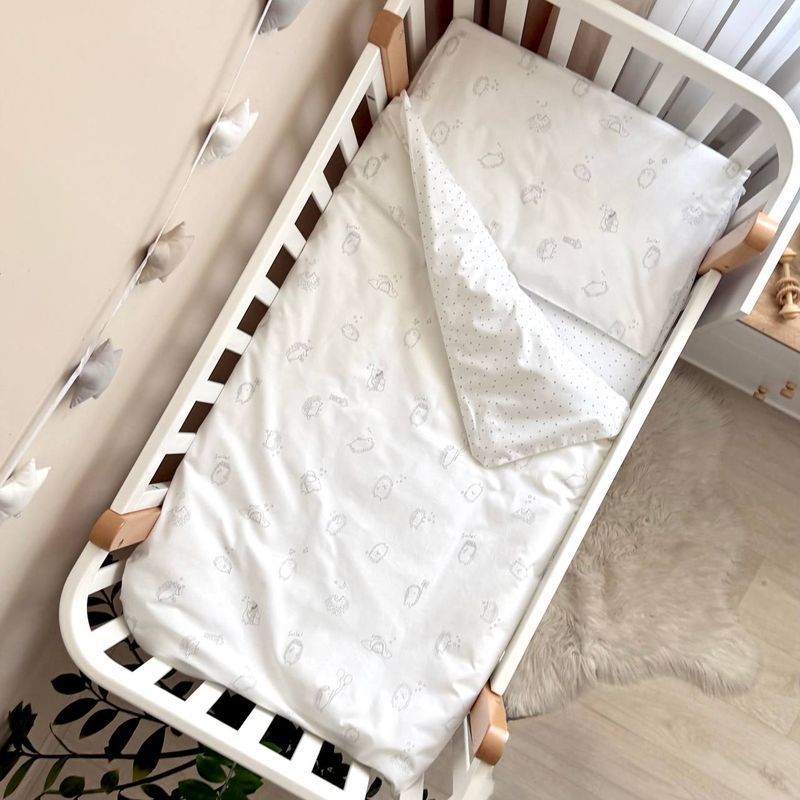 Комплект постельного белья Маленькая Соня Baby Mix New &laquo;Ежики&raquo; серые для новорожденного