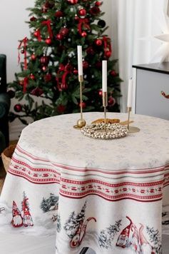 Кругла гобеленова скатертина новорічна Snowfall D-136 см