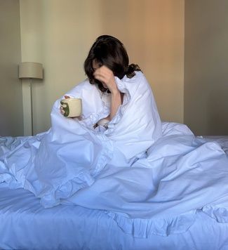 Постельное белье Bedclozzzes белое с рюшками семейный
