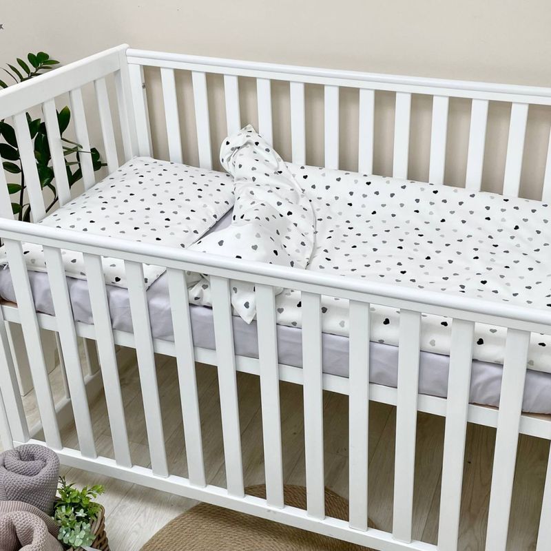 Комплект постельного белья Маленькая Соня Baby Mix Сердца серо-черные для новорожденных