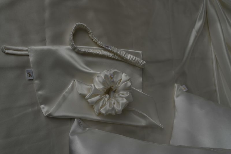 Полотенце для лица шелковое Silk DeLight белый 30x30 см
