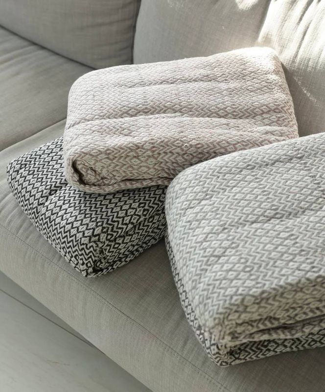 Бавовняне покривало Bedclozzzes бежеве 200x230 см