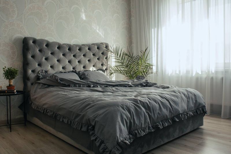 Постельное белье Lusil с рюшами Серый полуторный