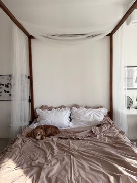 Постільна білизна Bedclozzzes білий, мокко з рюшами євро