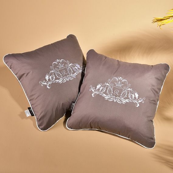 Подушка днекоративная ROYAL с вышивкой IDEIA шоколадная 45x45 см